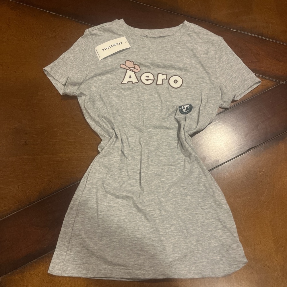Gray Aeropostale t-shirt